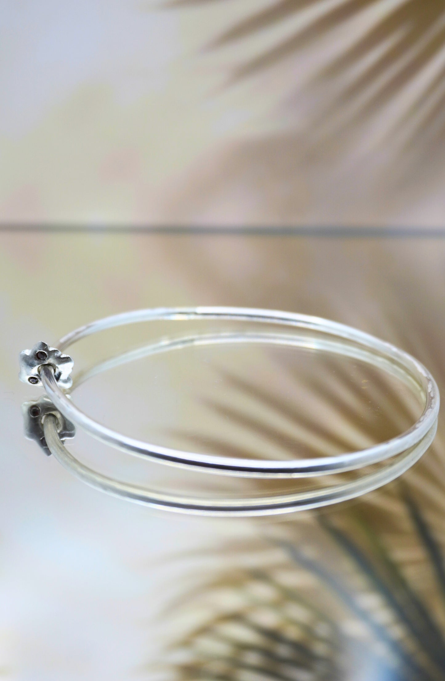 Seed Bangle with Garnet stones